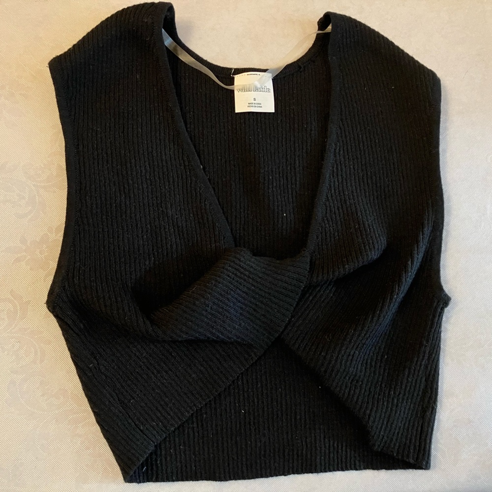 Black twist tank top